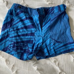 Blue flower pattern shorts